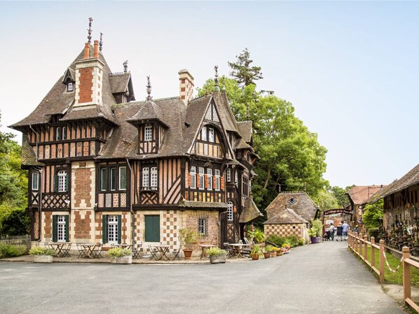 Exterior - Elegant house with jacuzzi, modern comfort and history in Ranville (Ranville)