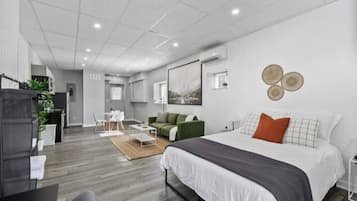 1 habitación, wifi y ropa de cama