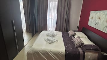 2 makuuhuonetta, silitysrauta/-lauta, ilmainen Wi-Fi, vuodevaatteet