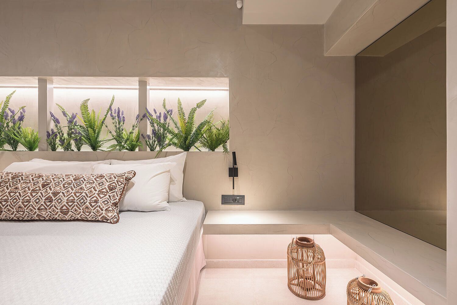 Superior Apartment | 1 bedroom, premium bedding, in-room safe, soundproofing