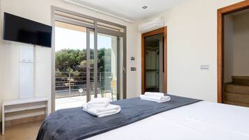 Apartment | 3 bedrooms, iron/ironing board