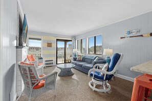 TV, fireplace - Ocean Forest Villas E316 - Oceanview (Myrtle Beach)