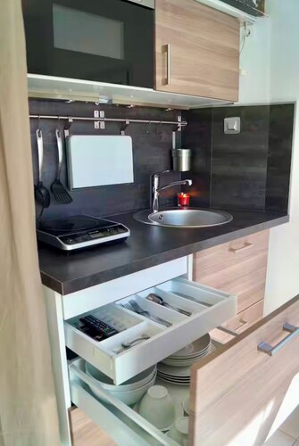 Tiny Housse Between Disneyland and Paris Ligne RER À 