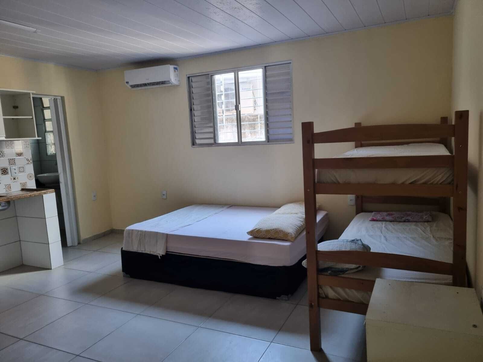3 quartos, ferros/tábuas de passar roupa, Wi-Fi, roupa de cama