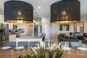 Dining - Resort Villa  15BR  Veranda Palms (Kissimmee)