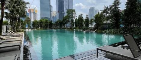 2 piscinas al aire libre