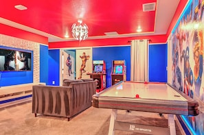 Games room - 2852 Ultimate Retreat for your family 9 Bedrooms! (Kissimmee)