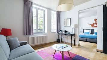Classic Suite | 1 bedroom, desk, laptop workspace, blackout drapes