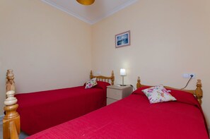 House | 4 bedrooms, individually furnished, iron/ironing board - Beautiful Townhouse With View (Santa Margalida)