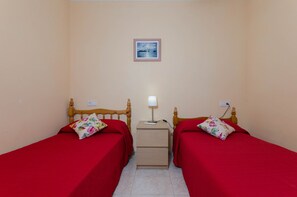 House | 4 bedrooms, individually furnished, iron/ironing board - Beautiful Townhouse With View (Santa Margalida)