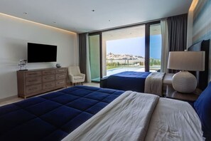 4 bedrooms, desk, iron/ironing board, free WiFi