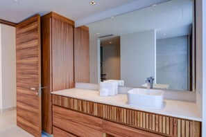 Hair dryer, towels