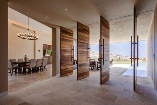 Stunning Villa with private Pool + Jacuzzi & Ocean View