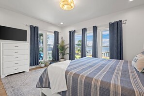 5 bedrooms, desk, iron/ironing board, free WiFi - Gorgeous, New 5 Bdr/4+ ba Bay Front Home. Private Pool, Pier, Close Beach Access (Gulf Shores)