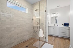 Towels - Gorgeous, New 5 Bdr/4+ ba Bay Front Home. Private Pool, Pier, Close Beach Access (Gulf Shores)