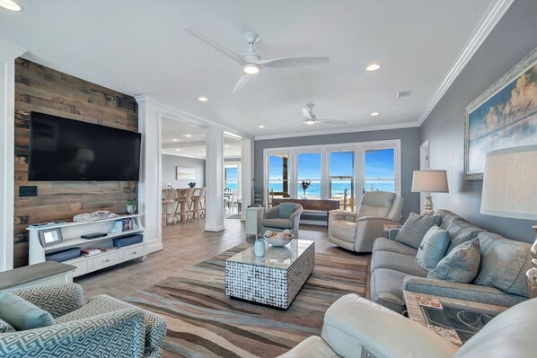 Smart TV - Gorgeous, Fully renovated Large Gulf Front 5bdrm/4+ba private home w/large decks (Gulf Shores)