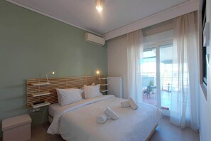 1 bedroom, desk, iron/ironing board, WiFi