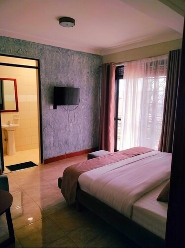 Crux hotel 