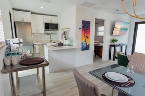 Fridge, microwave, stovetop, dishwasher