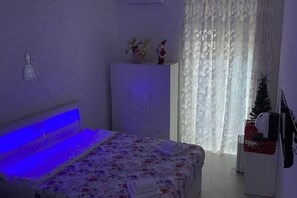 1 bedroom, WiFi, bed sheets
