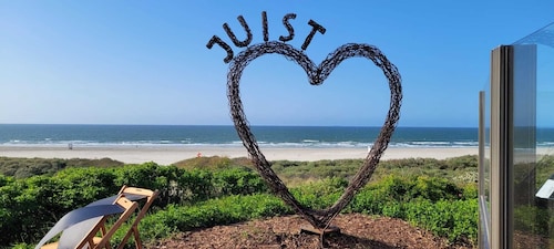 Großzügige, helle Ferienwohnung mit 2 Schlafzimmern und Südbalkon