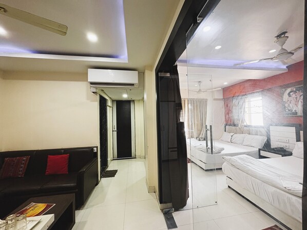 Deluxe Quadruple Room, City View | Free WiFi, bed sheets - Hotel Big boss New Digha (Kanthi)