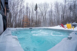 Bain à remous extérieur