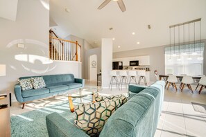 House (6 Bedrooms) | Interior