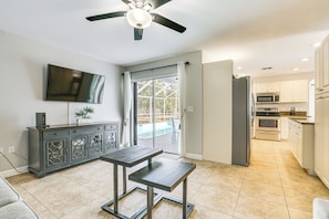 House (4 Bedrooms) | Interior