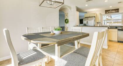 4 Mi to Lakes Park: Family Home in Fort Myers!
