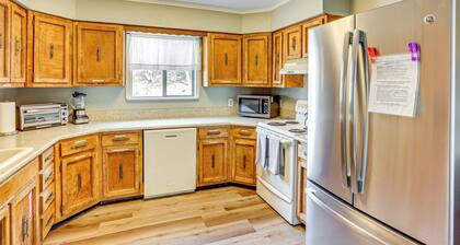 2 Mtn-view Decks + Natural Spring: Durango Retreat