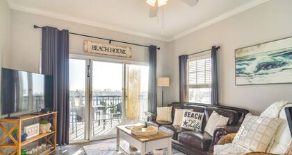 Short Walk to Bay & Ocean: Treasure Island Condo