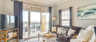Short Walk to Bay & Ocean: Treasure Island Condo