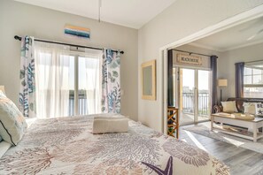 Interior - Short Walk to Bay & Ocean: Treasure Island Condo (Treasure Island)