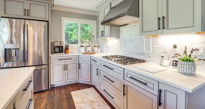 Golfer's Oasis: Luxe Pebble Beach Home on 5th Hole