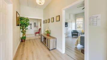 Nhà (2 Bedrooms) | Nội thất