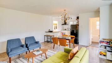 House (2 Bedrooms) | Interior