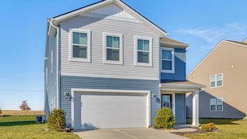 House (5 Bedrooms) | Interior