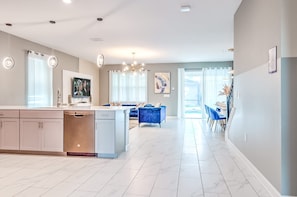 House | 9 bedrooms, high-speed internet