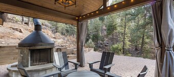 Hot Tub | Sauna | Game Room!  5 Acres - 2 miles from Downtown