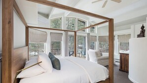 6 bedrooms, desk, iron/ironing board, free WiFi - Hot Tub | Sauna | Game Room!  5 Acres - 2 miles from Downtown (Durango)