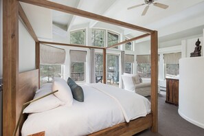 6 bedrooms, desk, iron/ironing board, free WiFi