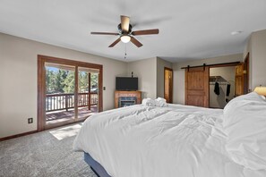 4 bedrooms, iron/ironing board, free WiFi, bed sheets