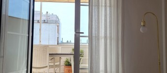 APARTMENT WITH A/C IN THE CENTER OF SANLUCAR DE BARRAMEDA. SILENT STREET.