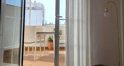 APARTMENT WITH A/C IN THE CENTER OF SANLUCAR DE BARRAMEDA. SILENT STREET.