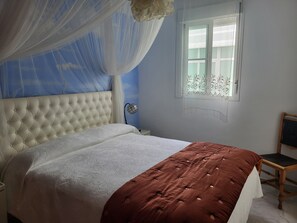 2 عدّة غرف نوم وواي فاي وملاءات أسرّة