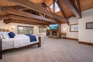 6 bedrooms, iron/ironing board, WiFi, bed sheets