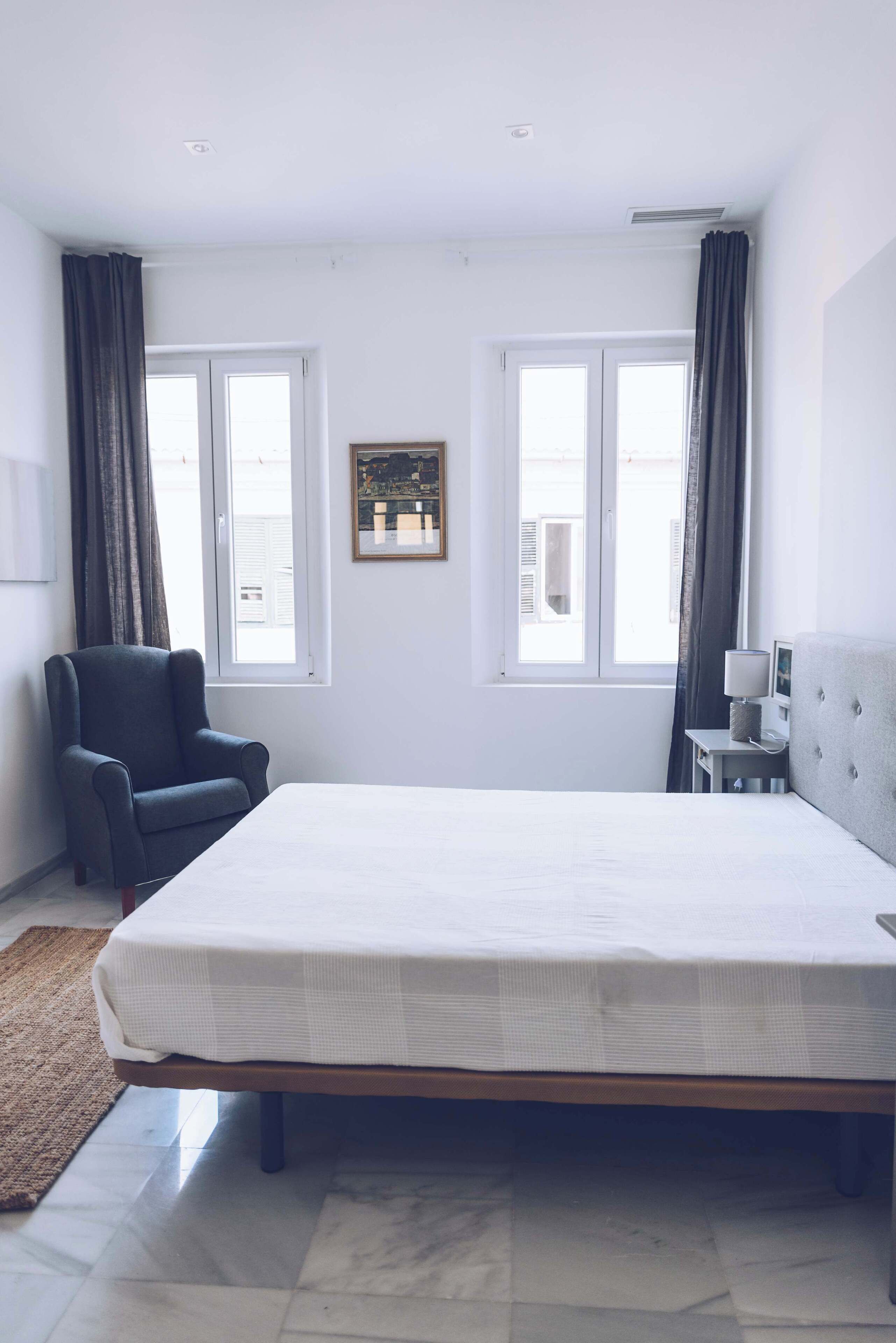 2 chambres, fer et planche à repasser, Wi-Fi, draps fournis