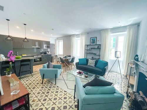 "Elegant 2-BR Apartment with Unmatched Central Location!"