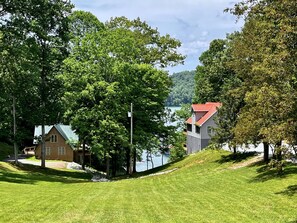House, 5 Bedrooms | Property grounds - Deerfield Hideaway At Old Rocky 5 Bedroom Home (La Follette)